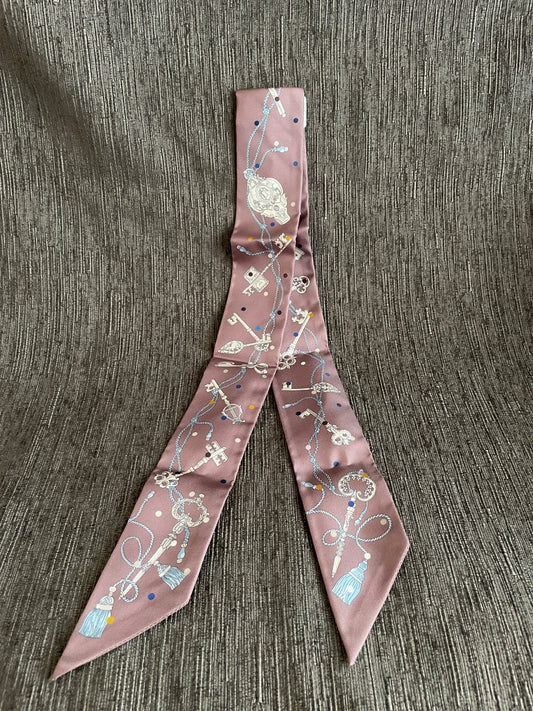 Hermès Twilly 絲巾 (style H)