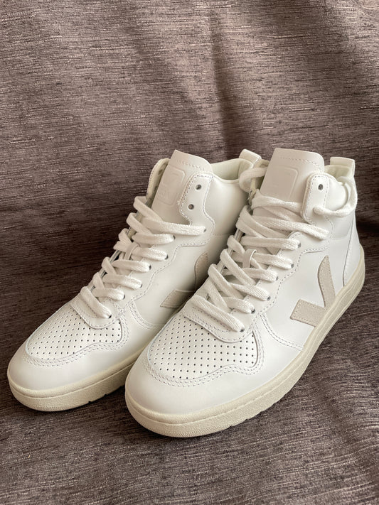 Veja V15 leathers sneakers