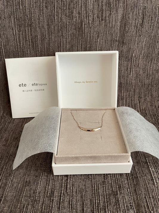 ete Crescent Moon Necklace