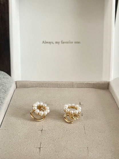 ete Pearl Loop Earrings