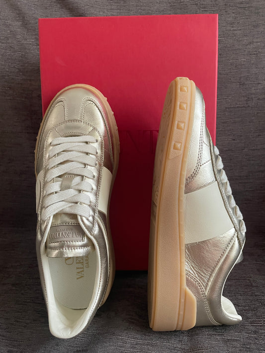 Valentino Upvillage sneakers (EU 36) metallic gold
