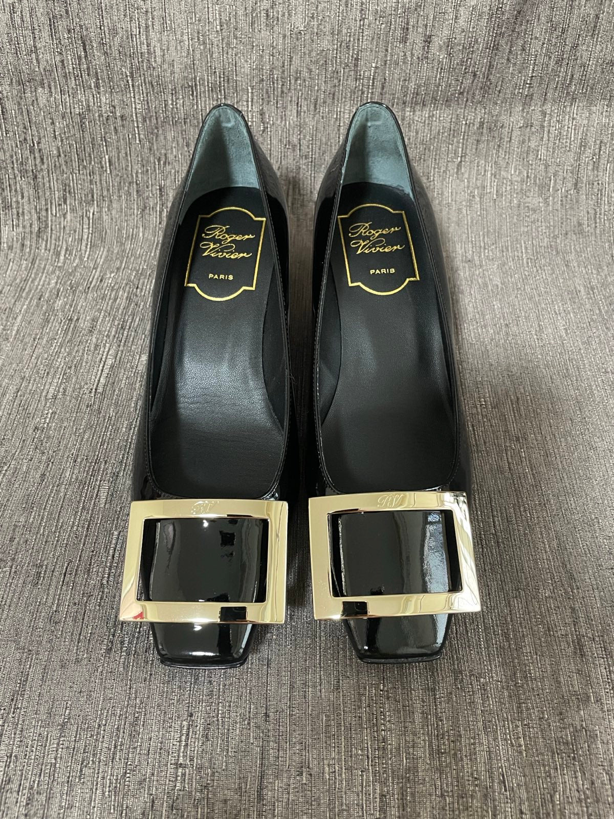 Roger Vivier Trompette Patent Leather Pumps (45mm Black)