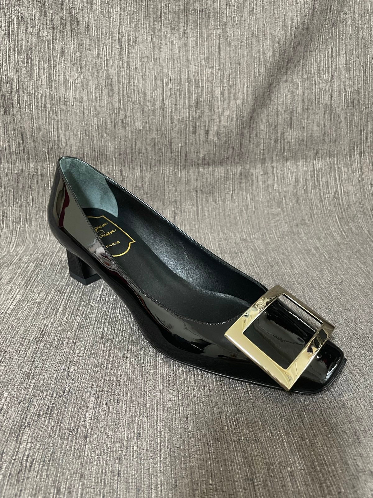 Roger Vivier Trompette Patent Leather Pumps (45mm Black)