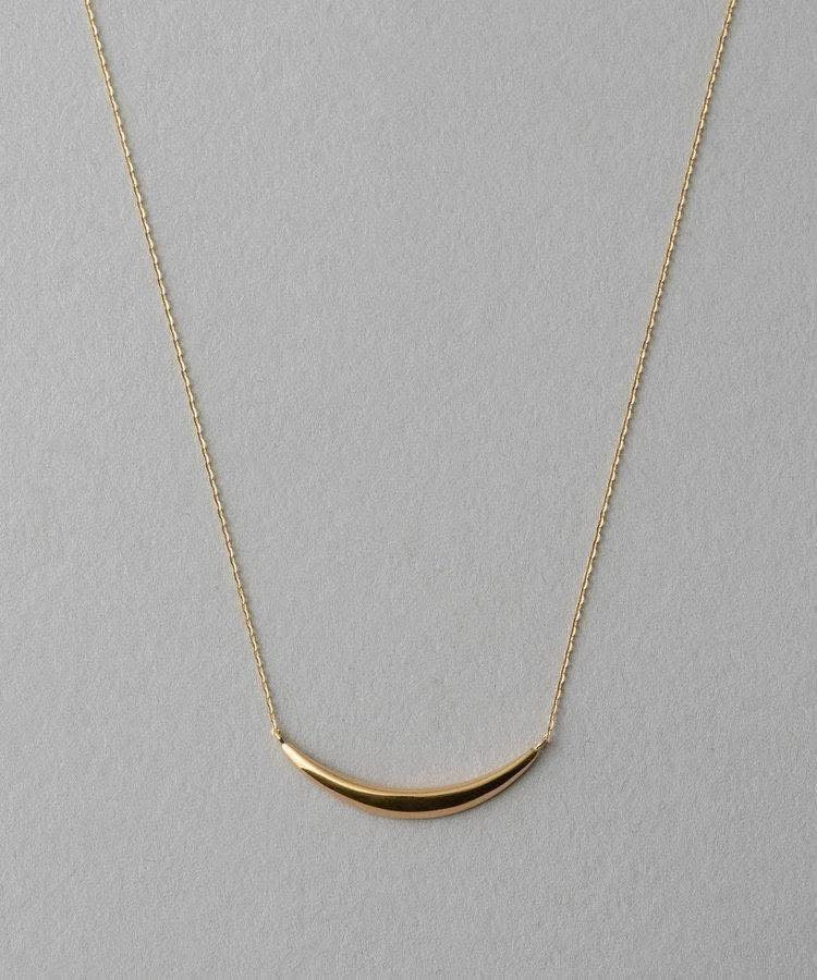 ete Crescent Moon Necklace