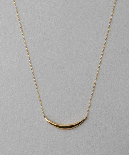 ete Crescent Moon Necklace