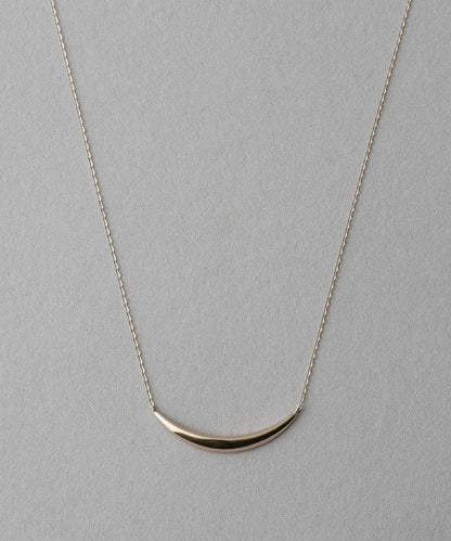 ete Crescent Moon Necklace