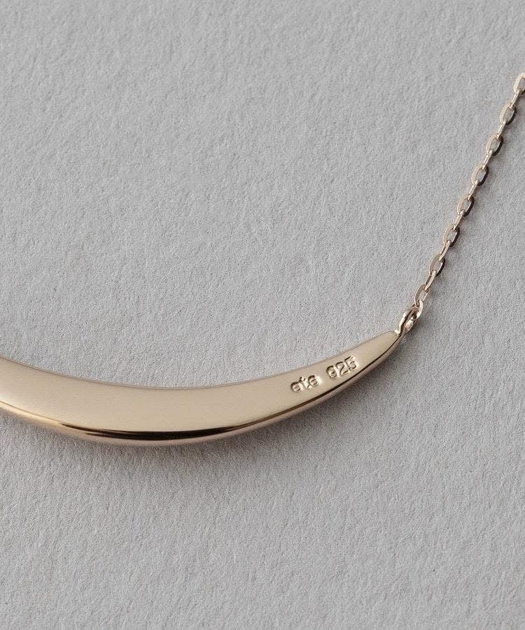ete Crescent Moon Necklace