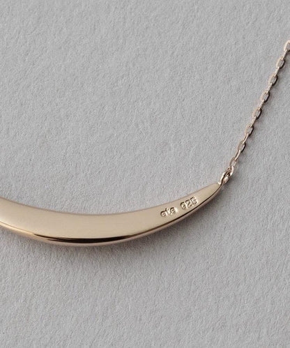 ete Crescent Moon Necklace